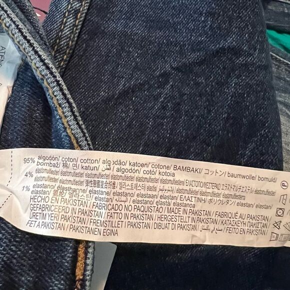NWT! Zara vintage skinny jeans. Medium wash - Picture 11 of 15